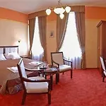 Nelson 4*