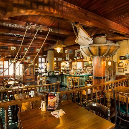 Отель Nelson Хайдусобосло