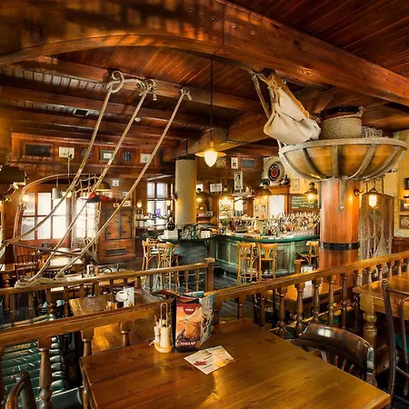 Nelson Отель 4*